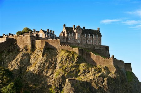 Edinburgh castle on a clear autumn day Stock Photo - Budget Royalty-Free & Subscription, Code: 400-04660579