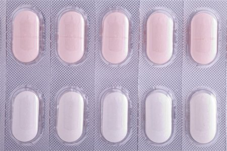simsearch:400-07264055,k - pills lined up in their straps Stock Photo - Budget Royalty-Free & Subscription, Code: 400-04660742