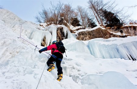 Ice climber on a steep ice fall; horizontal; west Alps, Italy, Europe Foto de stock - Super Valor sin royalties y Suscripción, Código: 400-04674899