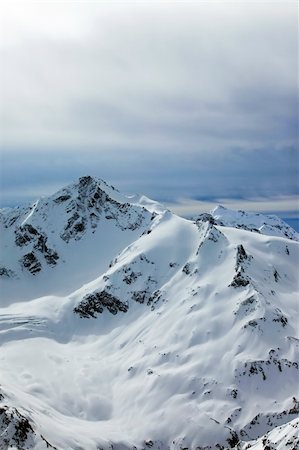 simsearch:400-04472958,k - Elbrus. The Highest Mountain in Europe Foto de stock - Royalty-Free Super Valor e Assinatura, Número: 400-04675195