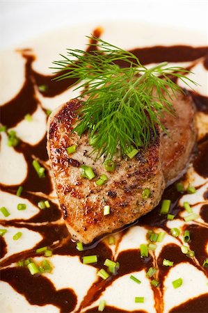simsearch:400-07036577,k - small veal steak on a bed of sauce Stock Photo - Budget Royalty-Free & Subscription, Code: 400-04670206