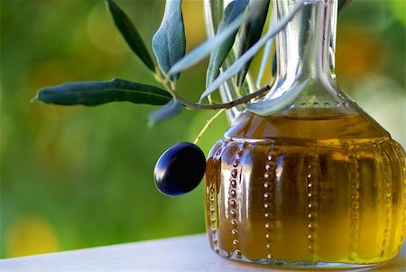 simsearch:622-07743615,k - Olives and oliveoil. Stock Photo - Budget Royalty-Free & Subscription, Code: 400-04670638