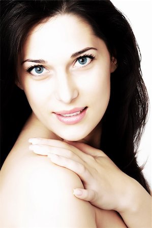 simsearch:400-05192073,k - Portrait of a beautiful caucasian young woman with beautiful blue eyes Photographie de stock - Aubaine LD & Abonnement, Code: 400-04671092