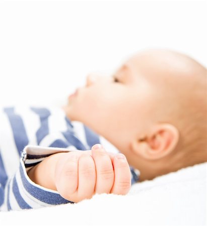 simsearch:400-04787509,k - dreaming newborn baby Photographie de stock - Aubaine LD & Abonnement, Code: 400-04672073