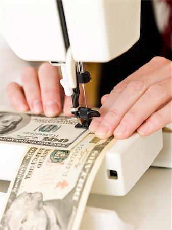 simsearch:700-00070587,k - Dollar Bank note in a sewing machine Photographie de stock - Aubaine LD & Abonnement, Code: 400-04684262