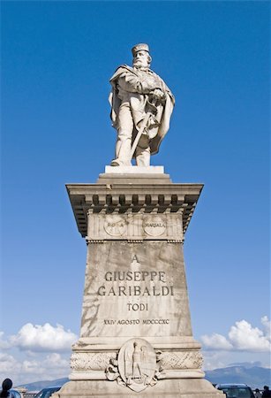 simsearch:400-06478037,k - Garibaldi white marble statue in Todi - Best of Italy Foto de stock - Royalty-Free Super Valor e Assinatura, Número: 400-04684739