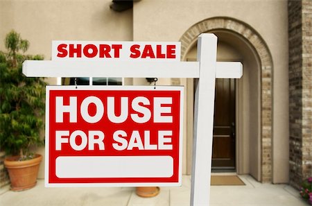 eviction - Red Short Sale Real Estate Sign and House. Stock Photo - Budget Royalty-Free & Subscription, Code: 400-04680204