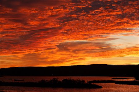 Sunset behind lake with beautiful sky in Quebec, Canada Stockbilder - Microstock & Abonnement, Bildnummer: 400-04681227