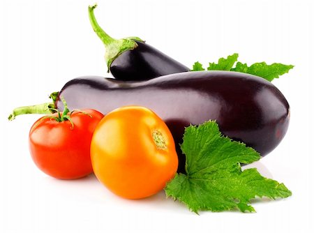 simsearch:400-04164071,k - eggplant vegetable fruits with tomatoes and green leaves isolated on white background Stock Photo - Budget Royalty-Free & Subscription, Code: 400-04681241