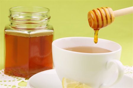 simsearch:400-04691031,k - Healthy tea with honey and slice of lemon Photographie de stock - Aubaine LD & Abonnement, Code: 400-04695313