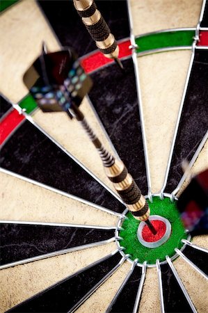 simsearch:400-05359932,k - Dart board with business concept Foto de stock - Super Valor sin royalties y Suscripción, Código: 400-04698640