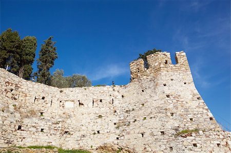 simsearch:400-05205193,k - Pigeon Island Fortress, also known as the Pirates castle, in the Kusadasi harbor, on the Aegean coast of Turkey. Foto de stock - Super Valor sin royalties y Suscripción, Código: 400-04690183