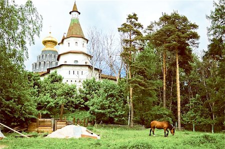 simsearch:400-06638923,k - View of the monastery New Jerusalem, Istra, Russia Foto de stock - Royalty-Free Super Valor e Assinatura, Número: 400-04692556