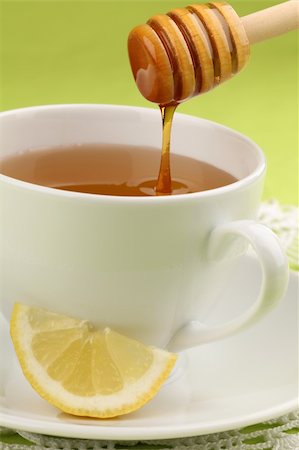 simsearch:400-04691031,k - Healthy tea with honey and slice of lemon Photographie de stock - Aubaine LD & Abonnement, Code: 400-04692908