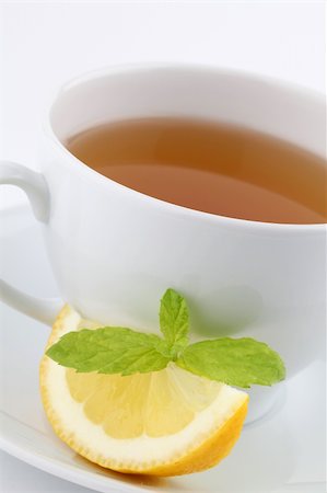 simsearch:400-04691031,k - Freshly made healthy mint tea with lemon Photographie de stock - Aubaine LD & Abonnement, Code: 400-04692912