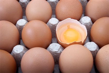 simsearch:400-04943721,k - close up of open egg in egg box Stock Photo - Budget Royalty-Free & Subscription, Code: 400-04693114