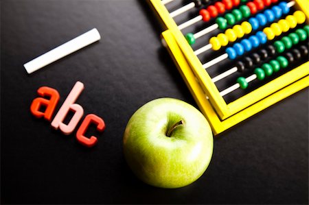 simsearch:400-08315790,k - Inscription on a school chalkboard - back to school Fotografie stock - Microstock e Abbonamento, Codice: 400-04693718