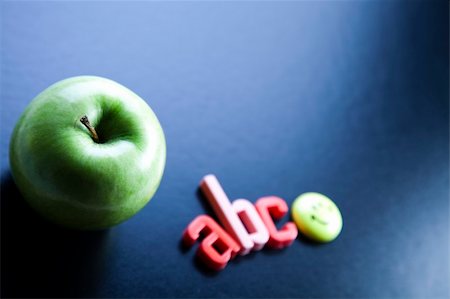 simsearch:400-08315790,k - Inscription on a school chalkboard - back to school Fotografie stock - Microstock e Abbonamento, Codice: 400-04693713