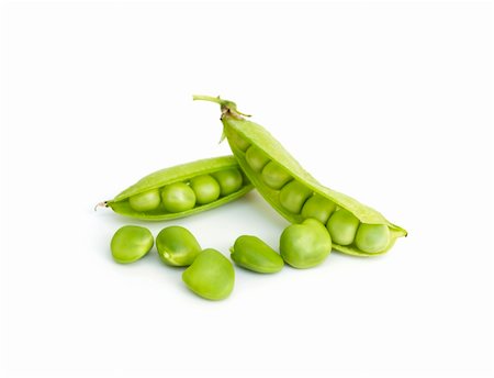 simsearch:400-04785141,k - Fresh green peas isolated on white Stock Photo - Budget Royalty-Free & Subscription, Code: 400-04704457