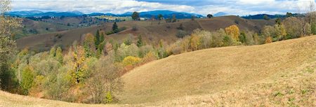 simsearch:400-05243959,k - beautiful autumn mountain panorama and village on mountainside (Carpathian, Ukraine). Six shots stitch image. Foto de stock - Royalty-Free Super Valor e Assinatura, Número: 400-04705915