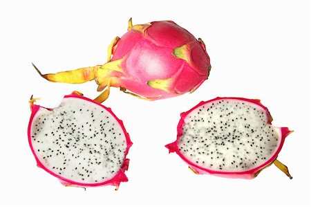 simsearch:400-05196174,k - Close-up of dragon fruit. Isolated on white Photographie de stock - Aubaine LD & Abonnement, Code: 400-04706521