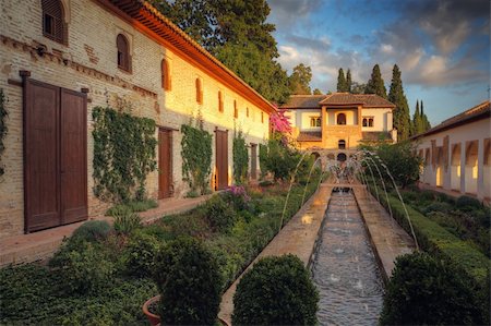 simsearch:841-02944262,k - Alhambra patio, Granada, Spain Fotografie stock - Microstock e Abbonamento, Codice: 400-04706682