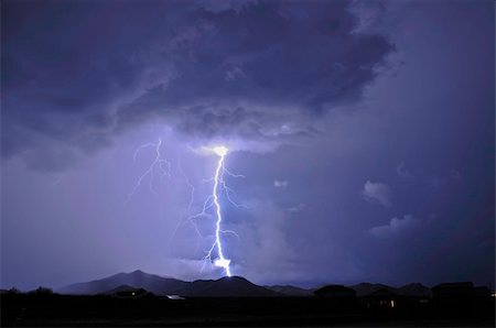 simsearch:400-08506969,k - Tucson Lightning Photographie de stock - Aubaine LD & Abonnement, Code: 400-04707502