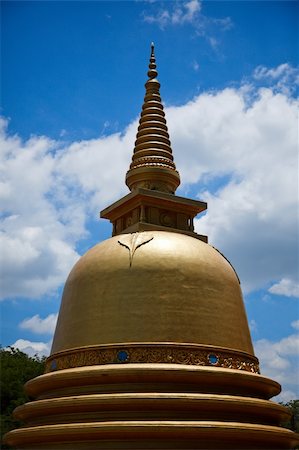 dambulla - Buddhist dagoba (stupa) close up in Golden Temple, Dambulla, Sri Lanka Photographie de stock - Aubaine LD & Abonnement, Code: 400-04708578