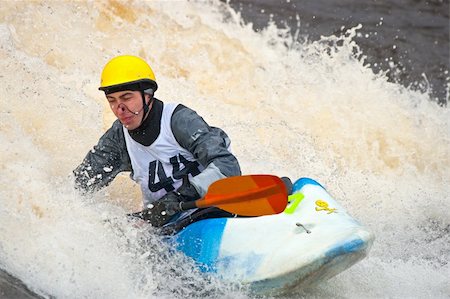 simsearch:400-03963892,k - Kayak freestyle on whitewater, Russia, Msta, may 2010 Stockbilder - Microstock & Abonnement, Bildnummer: 400-04701716