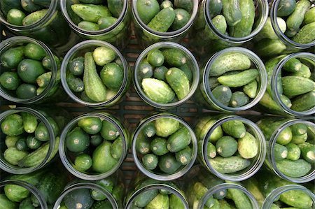 simsearch:400-04709478,k - Jars with cucumbers ready for pickle making Foto de stock - Super Valor sin royalties y Suscripción, Código: 400-04702498
