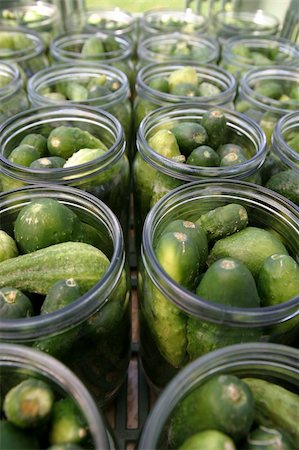 simsearch:400-04709478,k - Jars with cucumbers ready for pickle making Foto de stock - Super Valor sin royalties y Suscripción, Código: 400-04702499