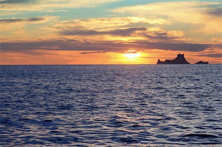 simsearch:400-04709015,k - ibiza sunset Es Vedra from Formentera balearic Islands Stockbilder - Microstock & Abonnement, Bildnummer: 400-04703961