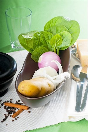 simsearch:400-04094520,k - bowl of fresh vegetable with spice and mortar beside,basic ingredients for a soup recipe Fotografie stock - Microstock e Abbonamento, Codice: 400-04714459