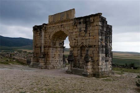 simsearch:400-06064727,k - Volubilis - Roman ruins near Fes and Meknes - Best of Morocco Photographie de stock - Aubaine LD & Abonnement, Code: 400-04715755