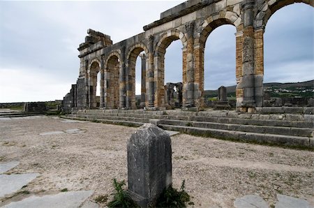 simsearch:400-05333928,k - Volubilis - Roman ruins near Fes and Meknes - Best of Morocco Photographie de stock - Aubaine LD & Abonnement, Code: 400-04715757