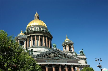 simsearch:400-06409424,k - Famous Isaac's cathedral (temple) at daylight in St. Petersburg, Russia. Foto de stock - Super Valor sin royalties y Suscripción, Código: 400-04715972