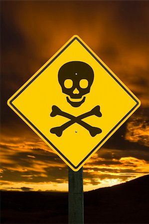 Yellow traffic sign with skull and crossbones. Stock Photo - Budget Royalty-Free & Subscription, Code: 400-04716353