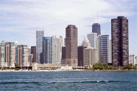 simsearch:400-04719680,k - Lakefront architecture in downtown Chicago. Foto de stock - Royalty-Free Super Valor e Assinatura, Número: 400-04719687