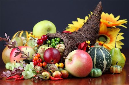 Autumn cornucopia - symbol of food and abundance Stock Photo - Budget Royalty-Free & Subscription, Code: 400-04719775