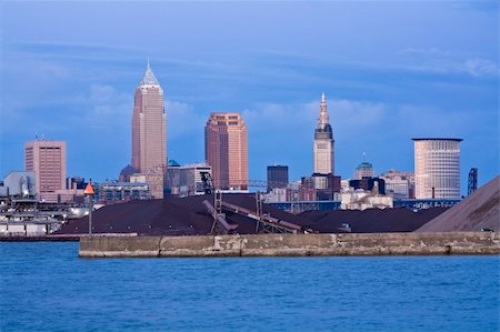 simsearch:400-06059972,k - Night in Cleveland seen from the west. Stock Photo - Budget Royalty-Free & Subscription, Code: 400-04711292