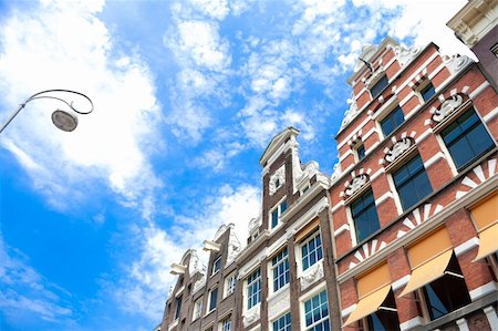 simsearch:400-05247157,k - authentic Amsterdam houses with their typically medieval facades Foto de stock - Super Valor sin royalties y Suscripción, Código: 400-04711472