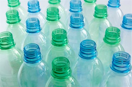 simsearch:400-04711939,k - close up of plastic bottle on white background Photographie de stock - Aubaine LD & Abonnement, Code: 400-04711941