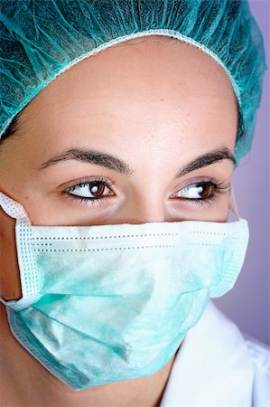 simsearch:400-04024679,k - Portrait of a young doctor. More of this series on my portfolio ! Stockbilder - Microstock & Abonnement, Bildnummer: 400-04712118