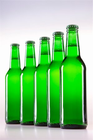 simsearch:400-05194129,k - Chilled golden beer concpet Stock Photo - Budget Royalty-Free & Subscription, Code: 400-04713082