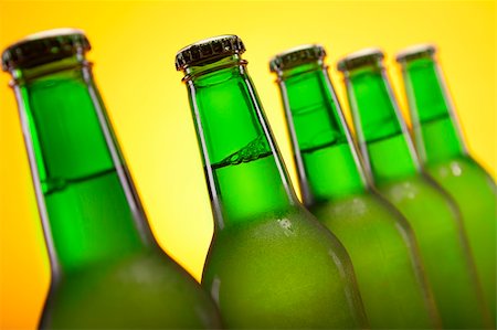 Chilled golden beer concpet Photographie de stock - Aubaine LD & Abonnement, Code: 400-04713099