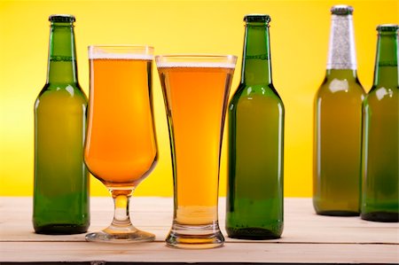 simsearch:400-05194129,k - Chilled golden beer concpet Stock Photo - Budget Royalty-Free & Subscription, Code: 400-04713118