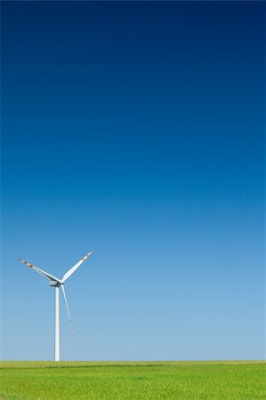 simsearch:400-08287140,k - single wind turbine, cloudless sky in background Foto de stock - Royalty-Free Super Valor e Assinatura, Número: 400-04713119