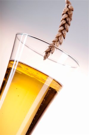 simsearch:400-05194129,k - Chilled golden beer concpet Stock Photo - Budget Royalty-Free & Subscription, Code: 400-04713175