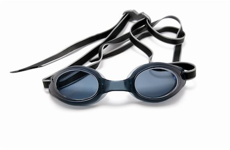 simsearch:400-04376209,k - Goggles for swimming on white background Photographie de stock - Aubaine LD & Abonnement, Code: 400-04724156