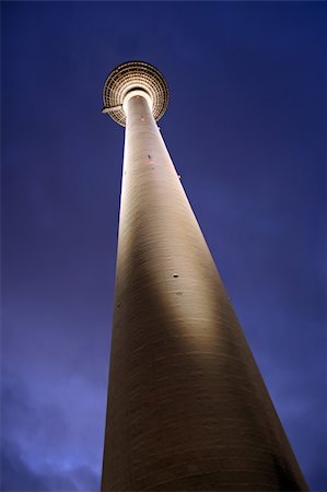 simsearch:400-06866456,k - Television Tower in Berlin, Germany. Beautiful blue sky in the evening Fotografie stock - Microstock e Abbonamento, Codice: 400-04725509